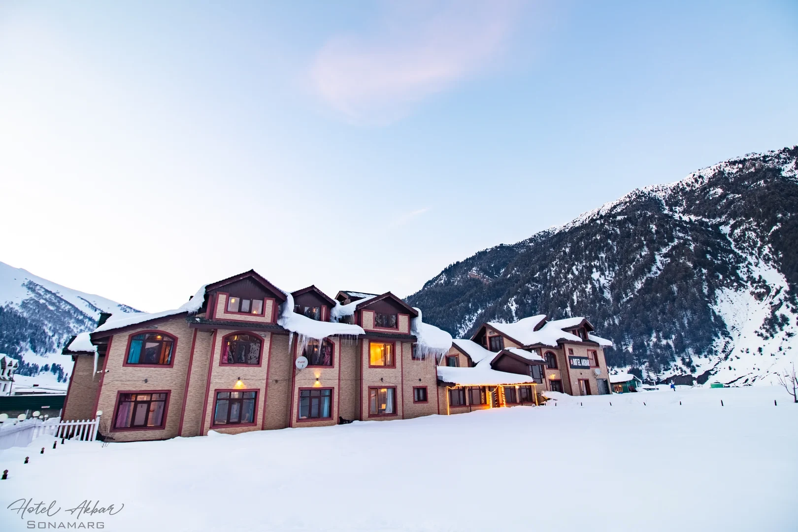 Warm Alpine Rooms & Suites